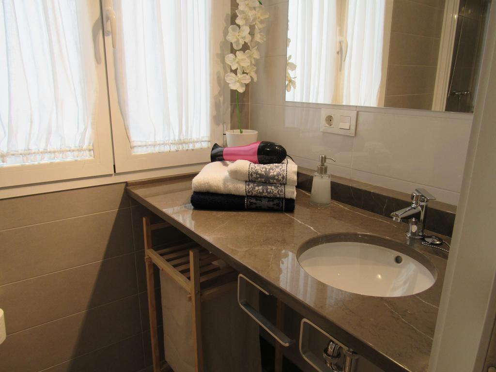 Apartamentos Iliberis Granada Szoba fotó